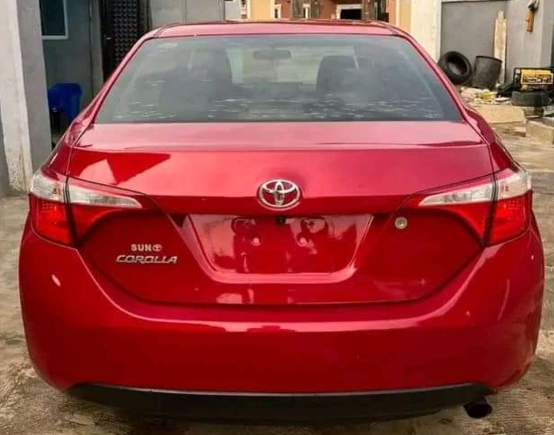 Thumbnail 2 of 2016 Toyota Corolla LE